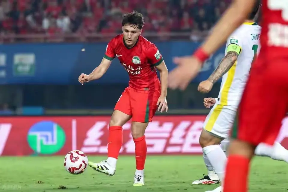 梅开二度助, 导致表现平 梅开二度助, 导致表现平