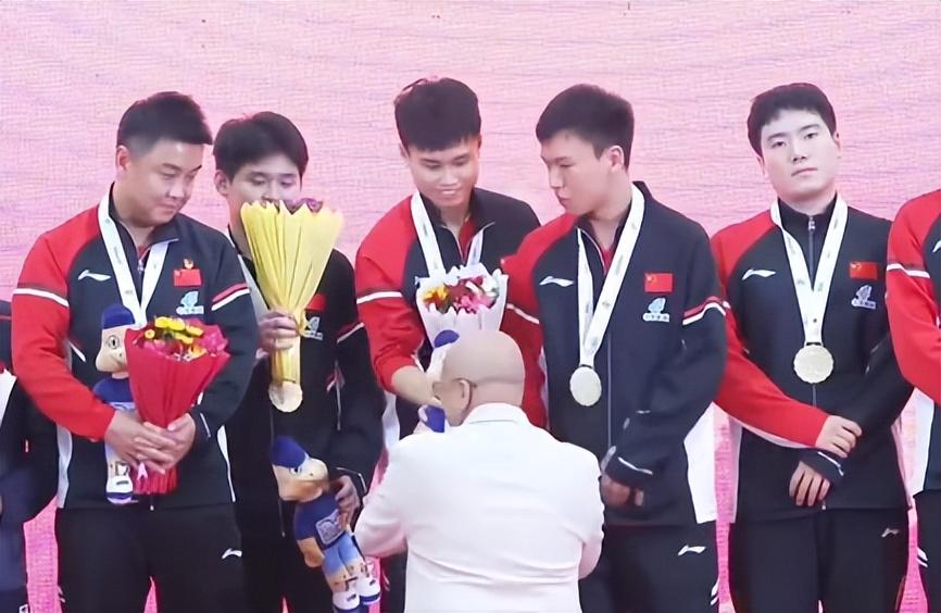 单打, 王楚钦击败, 住了压力 单打, 王楚钦击败, 住了压力